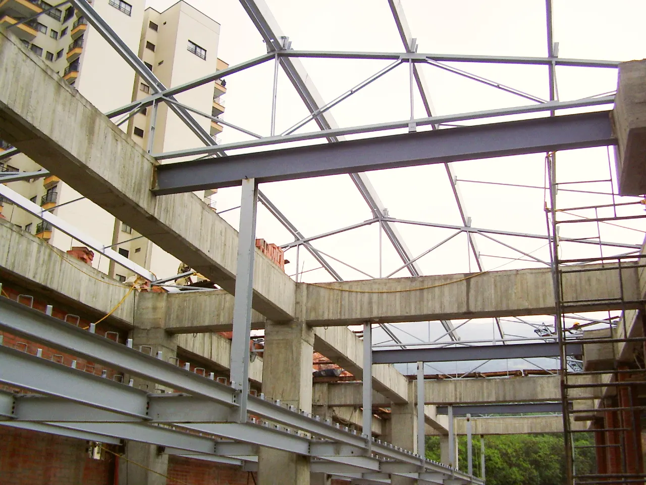 Construcción centro comercial chipichape